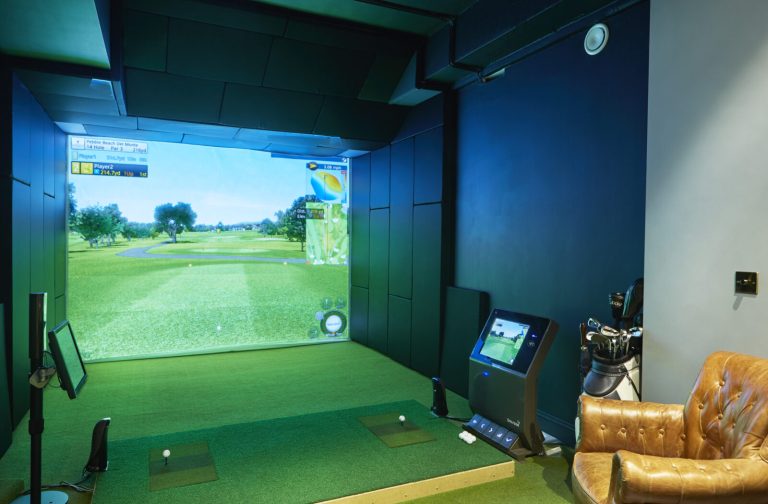 How to Create the Ultimate Indoor Golf Simulator Room with the Right Curtains - Golf News