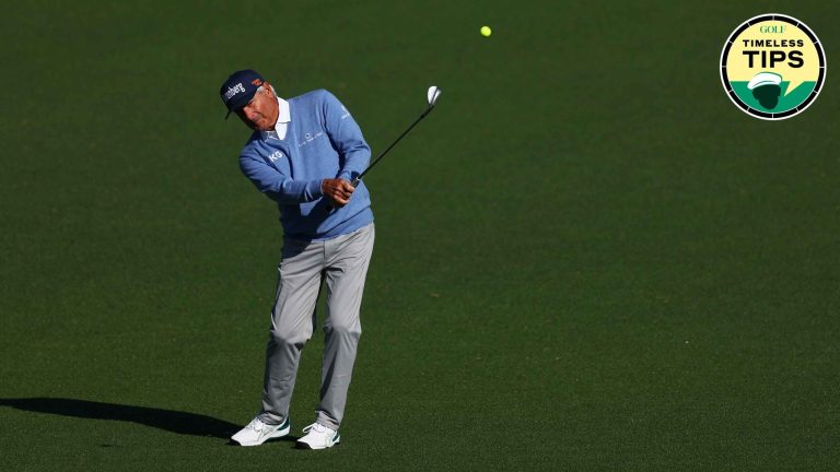 Fred Couples has simple technique for high, soft-landing wedges Fred Couples has simple technique for high, soft-landing wedges