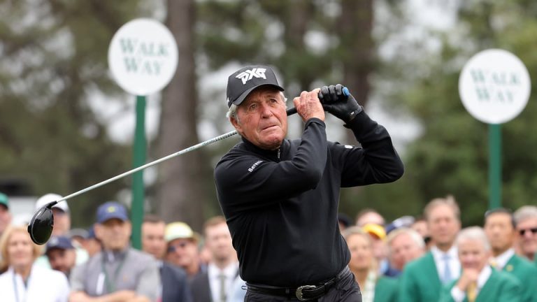 Gary Player – Black Knight turns 90 Gary Player of South Africa plays his tee shot in the Honorary Starters ceremony prior to the first round of the 2024 Masters Tournament