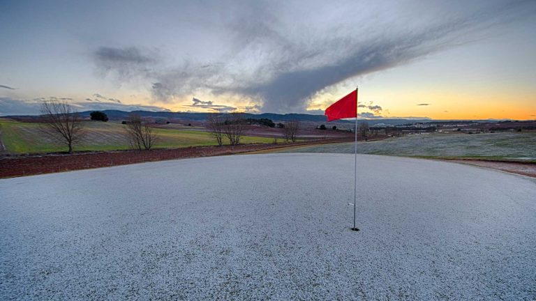 5 crucial keys for keeping your golf game sharp in the winter