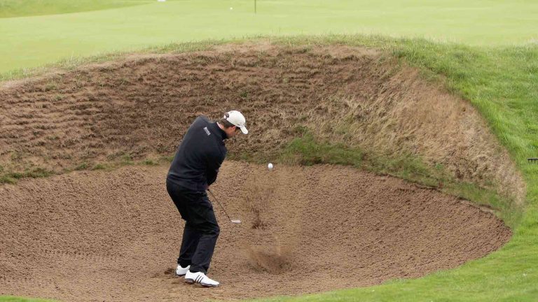 5 common mistakes recreational golfers make on bunker shots