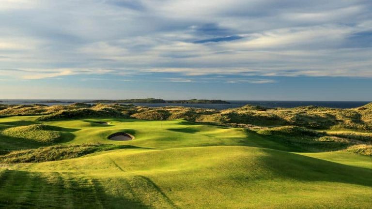 R&A Amateur Championships 2027: What to Expect A view of the 370 yards par 4, 15th hole 'Skerries' on the Dunluce Links at Royal Portrush Golf Club
