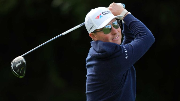 U.S. Ryder Cup star leads favorites U.S. Ryder Cup star leads favorites