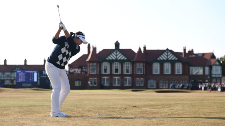 Ryu moves into halfway lead as Aussies toil again - News